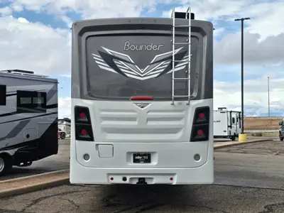2024 Fleetwood Bounder photo 30