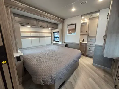 2024 Fleetwood Bounder photo 18