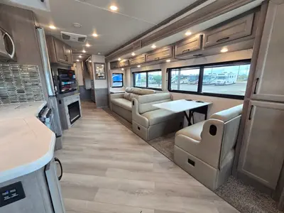 2024 Fleetwood Bounder photo 13