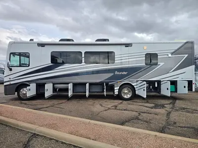 2024 Fleetwood Bounder photo 28