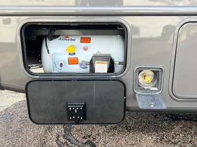 2022 Thor Motor Coach Omni photo 28