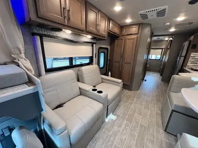 2022 Thor Motor Coach Omni photo 14