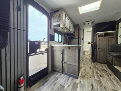 2023 Venture RV Sonic photo 6