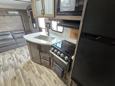 2023 Venture RV Sonic photo 8