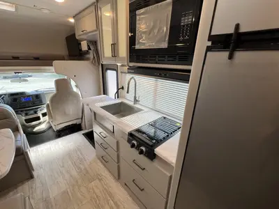 2025 Thor Motor Coach Chateau photo 9