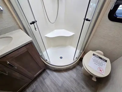 2023 Tiffin Motorhomes Midas photo 18