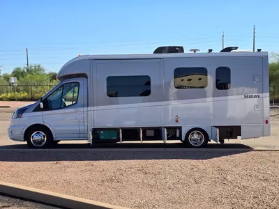 2023 Tiffin Motorhomes Midas photo 22