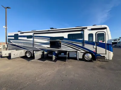 2026 Fleetwood Discovery photo 24