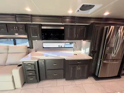 2026 Fleetwood Discovery photo 12