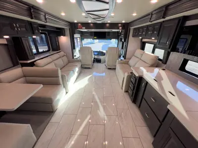 2026 Fleetwood Discovery photo 4