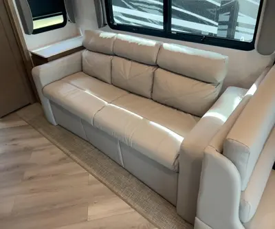 2026 Fleetwood Bounder photo 8