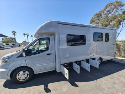 2026 Tiffin Motorhomes Midas photo 24