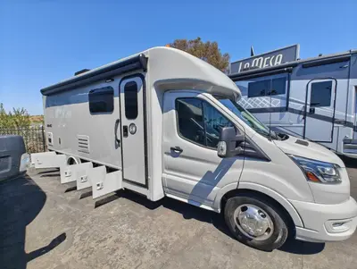 2026 Tiffin Motorhomes Midas photo 17
