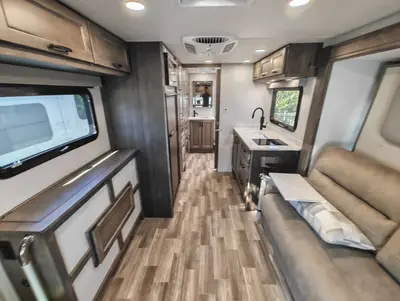 2026 Tiffin Motorhomes Midas photo 5