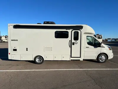 2026 Tiffin Motorhomes Midas photo 21