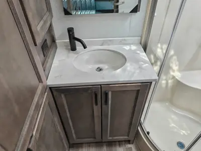 2026 Tiffin Motorhomes Midas photo 13