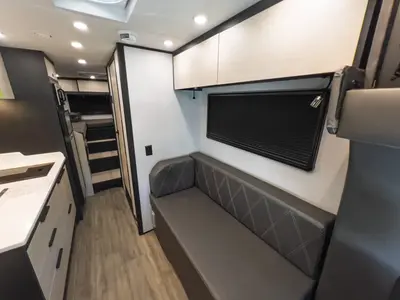 2026 Tiffin Motorhomes Open Trail photo 6