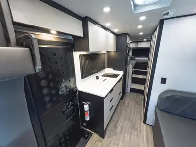 2026 Tiffin Motorhomes Open Trail photo 8