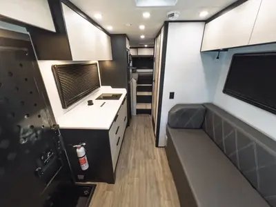 2026 Tiffin Motorhomes Open Trail photo 5