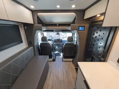 2026 Tiffin Motorhomes Open Trail photo 4