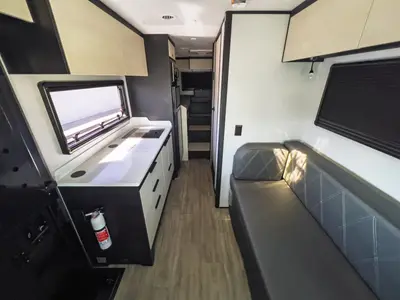 2026 Tiffin Motorhomes Open Trail photo 5