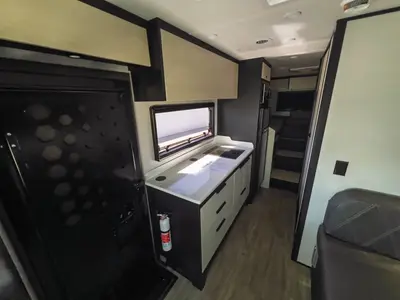 2026 Tiffin Motorhomes Open Trail photo 8