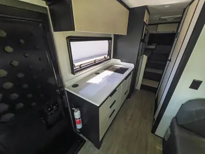 2026 Tiffin Motorhomes Open Trail photo 9