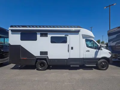 2026 Tiffin Motorhomes Open Trail photo 15