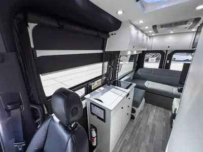 2026 Pleasure Way Ascent photo 10