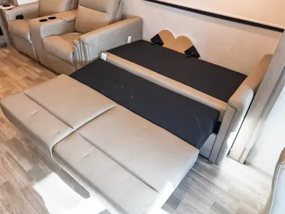 2027 Thor Motor Coach Windsport photo 9