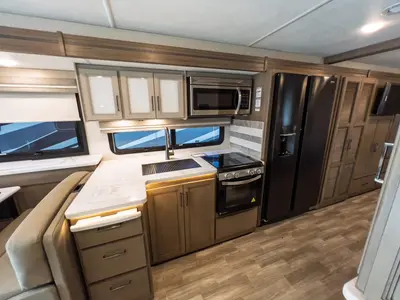 2027 Thor Motor Coach Windsport photo 13