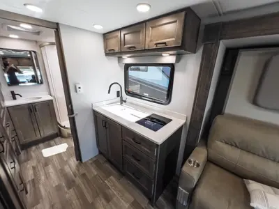 2026 Tiffin Motorhomes Midas photo 10