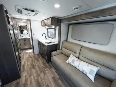 2026 Tiffin Motorhomes Midas photo 6