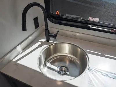 2026 Tiffin Motorhomes Midas photo 12