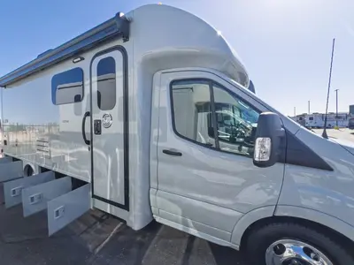 2026 Tiffin Motorhomes Midas photo 17
