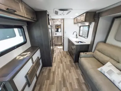 2026 Tiffin Motorhomes Midas photo 5