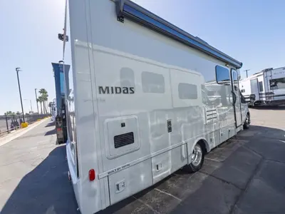 2026 Tiffin Motorhomes Midas photo 16