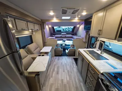 2026 Thor Motor Coach Omni Trail photo 4