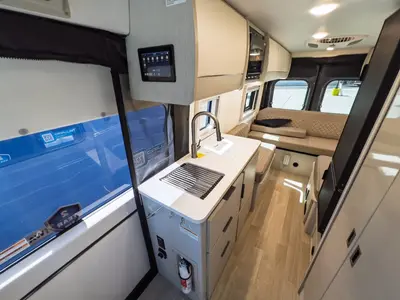 2027 Thor Motor Coach Tellaro photo 11