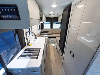 2027 Thor Motor Coach Tellaro photo 6