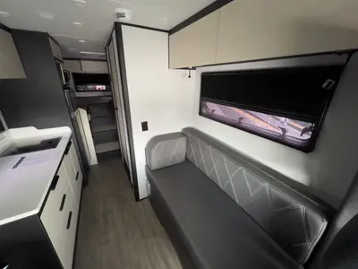 2026 Tiffin Motorhomes Open Trail photo 6