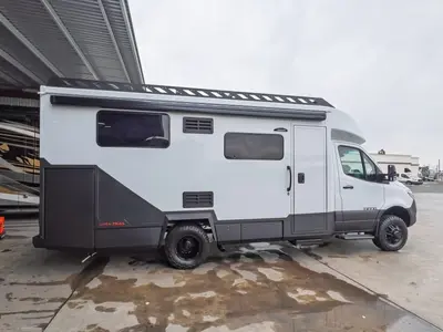 2026 Tiffin Motorhomes Open Trail photo 16