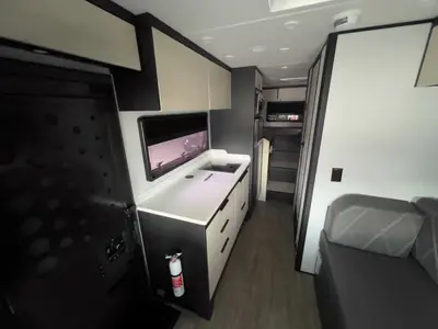 2026 Tiffin Motorhomes Open Trail photo 8
