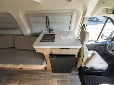 2027 Thor Motor Coach Talavera photo 8