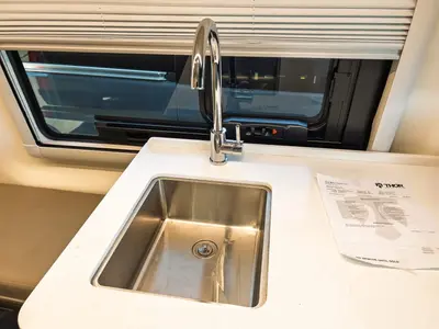 2027 Thor Motor Coach Sanctuary photo 9