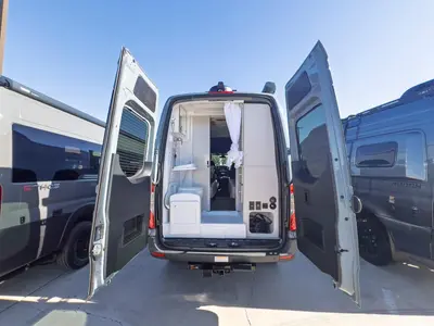2027 Thor Motor Coach Sanctuary photo 2