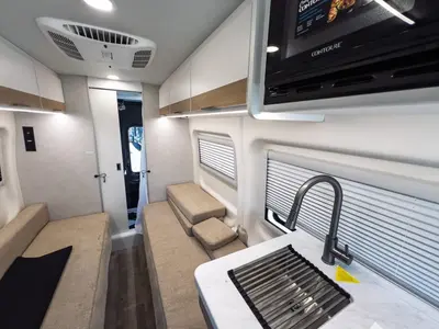 2027 Thor Motor Coach Palladium photo 7