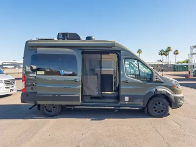 2027 Thor Motor Coach Palladium photo 17