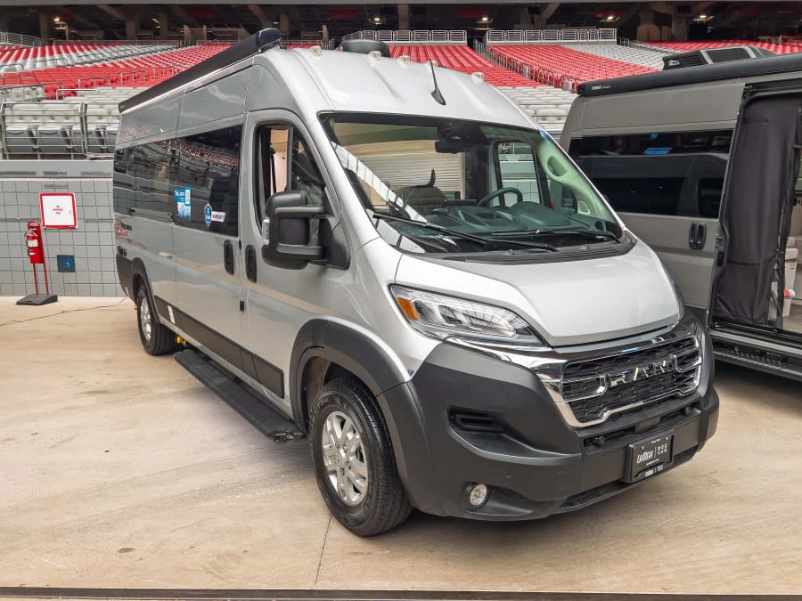 2027 Thor Motor Coach Tellaro exterior