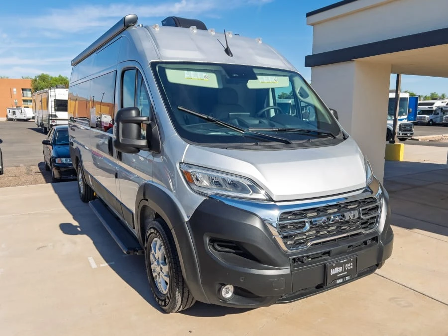 2027 Thor Motor Coach Tellaro exterior